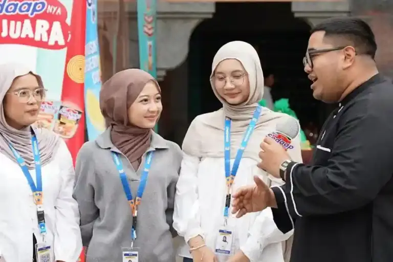 Program Ramadan di Puluhan Masjid, Mie Sedaap Libatkan Komunitas Muda dalam Kegiatan Sosial dan Edukasi Program Ramadan Mie Sedaap digelar di 24 masjid di Jawa dan Sumatra, melibatkan komunitas muda melalui kegiatan sosial, edukasi, dan berbagi.
