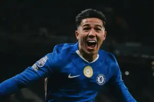 Chelsea Tahan Imbang Manchester City di Etihad, Awal Positif Era Interim Pasca Maresca Enzo Fernandez usai cetak gol di menit-menit akhir laga. Chelsea meraih satu poin Liga Premier di kandang Manchester City (sumber foto: facebook @ChelseaFC)
