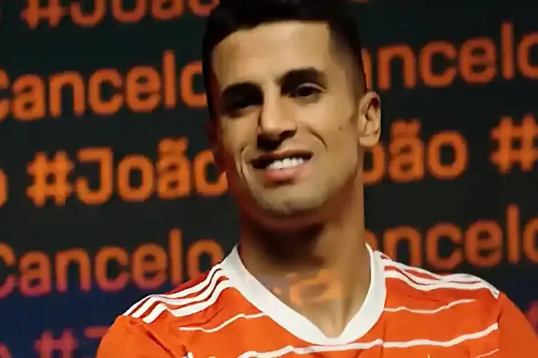 Barcelona Resmi Pinjam Joao Cancelo hingga Akhir Musim João Cancelo (foto: Dok FC Bayern Munich)