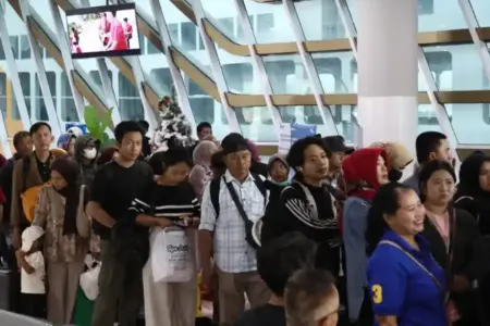 ASDP Layani 3,4 Juta Penumpang Selama Nataru 2025/2026, Layanan Penyeberangan Terkendali ASDP Indonesia Ferry melayani 3,4 juta penumpang selama Nataru 2025/2026 di 15 lintasan nasional dengan layanan aman, lancar, dan terkendali.