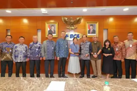 BCA mencatat pertumbuhan kredit 7,7% YoY menjadi Rp993 triliun pada 2025, didorong pembiayaan berkelanjutan, digitalisasi, dan kinerja solid.
