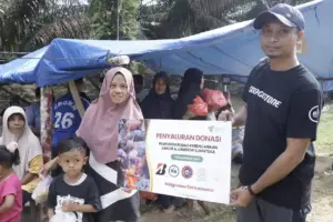 Bridgestone Indonesia Salurkan Bantuan Bencana Sumatra dan Tingkatkan Keselamatan Siswa melalui RSSP 2025 Bridgestone Indonesia bantu pemulihan bencana Sumatra dan edukasi road safety untuk siswa, dampak langsung lebih dari 4.000 jiwa pada 2025.