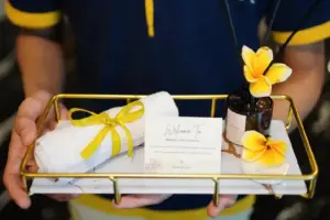 KAI Wisata Hadirkan Premium Rest Room di Stasiun, Tingkatkan Kenyamanan Penumpang Kereta Api KAI Wisata menghadirkan layanan Shower & Locker dengan Premium Rest Room di sejumlah stasiun untuk meningkatkan kenyamanan penumpang kereta.