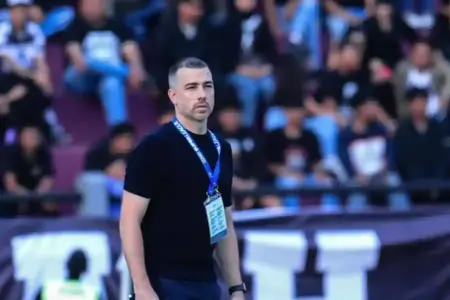 Persik Kediri Bidik Poin Sempurna di Tiga Laga Kandang, Diperkuat Amunisi Asing Baru Pelatih Persik Kediri, Marcos Reina Torres (sumber foto: instagram @marcosreina)