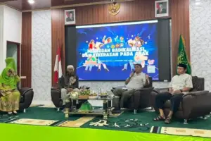 Eks JI dan Eks Napiter Ungkap Bahaya IRET dalam Sosialisasi Pencegahan Radikalisme di Sulawesi Barat Densus 88 bersama Kemenag Sulbar menggandeng eks JI dan eks napiter untuk mengungkap bahaya IRET dalam sosialisasi pencegahan radikalisme.