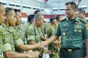 Wapang TNI Dorong Percepatan Koperasi Merah Putih, Tercatat 620 Unit Telah Dibangun Wakil Panglima TNI mendorong percepatan pembangunan Koperasi Desa/Kelurahan Merah Putih yang kini telah mencapai sekitar 620 unit di berbagai daerah.