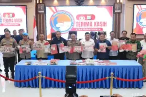 Polda Kaltim ungkap 163 kasus narkoba awal 2026, 202 tersangka diamankan. Polisi klaim selamatkan 43.761 jiwa dari bahaya narkotika.