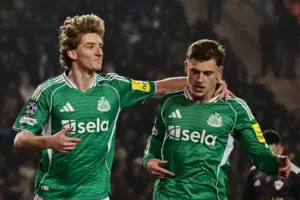 Anthony Gordon Borong Empat Gol, Newcastle Hancurkan Qarabag 6-1 di Play-off Liga Champions Newcastle United menang telak 6-1 atas Qarabag FK di leg pertama play-off Liga Champions. Anthony Gordon cetak empat gol.