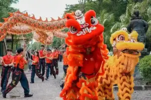 Kecak dan Barongsai Pukau Wisatawan di The Nusa Dua, Perayaan Imlek dan Valentine Kian Semarak ITDC gelar Kecak & Barongsai Dance Show di The Nusa Dua Bali, rangkaian perayaan Imlek dan Valentine yang memikat wisatawan.