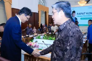 Hunian Layak untuk Buruh, Menaker Yassierli Perkuat Sinergi dengan BP Tapera Menaker Yassierli sebut buruh jadi segmen terbesar BP Tapera 2025, dorong optimalisasi kepesertaan dan sinergi lintas kementerian.