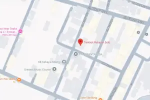 Label “Tembok Ratapan Solo” muncul di Google Maps pada rumah Jokowi.