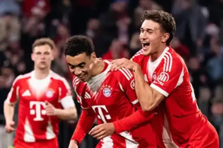 Bayern Munich menang telak 4-1 atas Borussia Mönchengladbach di Bundesliga 2025/2026. Luis Díaz, Musiala, Laimer, dan Nicolas Jackson jadi pencetak gol. (sumber foto: facebook @fcbayern.en)