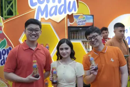 WINGS Food Luncurkan Teh Lemon Madu, Lemon Tea dengan Manis Smooth untuk Gen Z WINGS Food rilis Teh Lemon Madu 350 ml, lemon tea gak asem dengan manis smooth. Inovasi RTD Tea menyasar gaya hidup Gen Z yang aktif.
