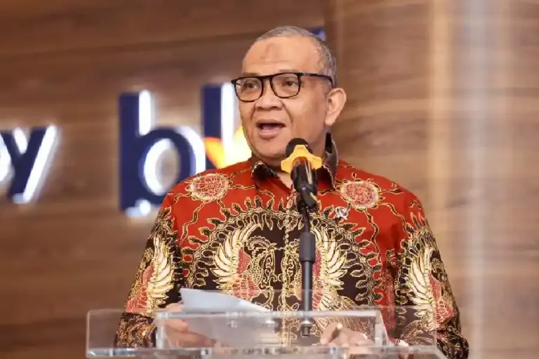 Wamenaker Tegaskan Audit K3 Tak Boleh Ditawar: Menyangkut Nyawa Pekerja dan Keberlanjutan Usaha Wamenaker Afriansyah Noor tegaskan audit K3 wajib independen dan tegas demi keselamatan pekerja serta keberlanjutan usaha.