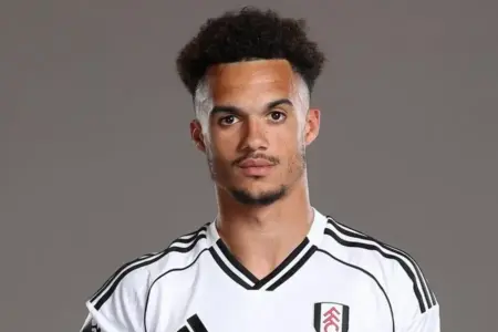 Manchester United dan Liverpool Berebut Antonee Robinson, Fulham Pasang Harga £25 Juta Antonee Robinson (sumber foto: instagram @antonee_jedi)