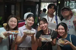 KBRI Manila Kenalkan Tempe ke Mahasiswa UP Diliman, Perkuat Diplomasi Kuliner Indonesia di Filipina KBRI Manila gelar workshop tempe di UP Diliman, promosikan kuliner Indonesia dan pererat diplomasi budaya dengan Filipina.