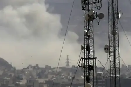 AS dan Israel Lancarkan Serangan Militer ke Iran, Ketegangan Timur Tengah Memuncak AS dan Israel melancarkan serangan militer ke Iran. Teheran membalas dengan rudal dan drone, memicu eskalasi besar di Timur Tengah.