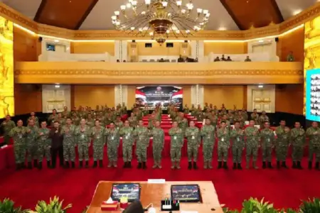 Kasum TNI Buka Rakor Komlek 2026, Dorong Modernisasi Sistem Komunikasi Militer dan Sinergi Antar Matra Kasum TNI Letjen Richard Tampubolon membuka Rakor Komlek TNI 2026 untuk memperkuat modernisasi sistem komunikasi militer dan sinergi antar matra.