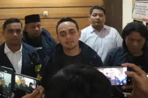 Polres Mojokerto menangkap dua pelaku pencurian truk crane di Mojoanyar. Satu tersangka ditangkap di Pelabuhan Tanjung Perak saat hendak kabur ke Kalimantan.