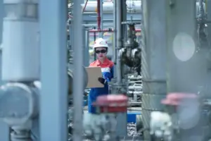 Pertamina EP Zona 4 menargetkan produksi 30.305 BOPD dan 485 MMSCFD gas pada 2026 melalui strategi pengeboran, optimasi lapangan mature, dan teknologi migas.