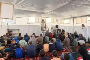 BAZNAS Bangun Tiga Masjid Darurat di Gaza, Fasilitasi Ibadah Warga di Tengah Konflik BAZNAS membangun tiga masjid darurat di Gaza untuk membantu warga tetap beribadah di tengah krisis kemanusiaan dan konflik berkepanjangan.
