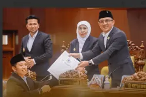LKPJ 2025 Jawa Timur Dinilai Layak, Khofifah Tegaskan Komitmen Transparansi dan Akuntabilitas LKPJ 2025 Jatim dinilai layak oleh DPRD. Khofifah tegaskan komitmen transparansi, akuntabilitas, dan peningkatan layanan publik.