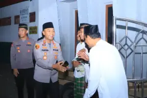Kapolres Ngawi Perkuat Kedekatan dengan Warga Lewat Program Subuh Keliling untuk Jaga Kamtibmas Polres Ngawi gencarkan Subuh Keliling untuk pererat silaturahmi, serap aspirasi warga, dan jaga keamanan lingkungan tetap kondusif.