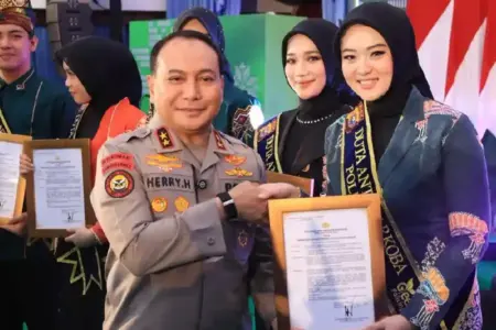 Polda Riau kukuhkan Duta Anti Narkoba dan deklarasikan Kampung Tangguh untuk cegah peredaran narkotika di masyarakat.