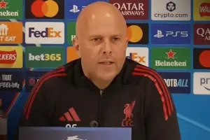 Liverpool Bidik Keajaiban di Anfield, Arne Slot Serukan Semangat dan Kenang Tragedi Hillsborough Arne Slot