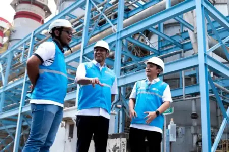Bank Mandiri Perkuat Komitmen Transisi Energi, Dukung PLN NP dan Serap 5.000 Unit Karbon Bank Mandiri dukung transisi energi dengan beli 5.000 unit karbon dari PLN NP dan kunjungi PLTGU Muara Tawar untuk perkuat keandalan listrik.