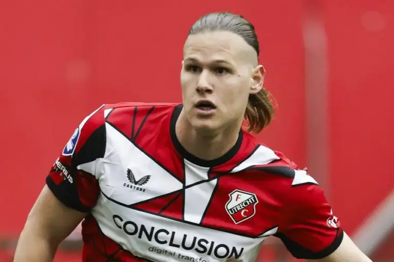 Artem Stepanov (sumber foto: facebook @bayer04leverkusen)