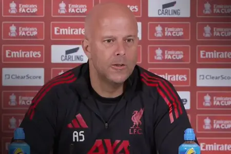 PSG vs Liverpool: Arne Slot Waspadai Tekanan Tinggi Les Parisiens, The Reds Diminta Bangkit Arne Slot