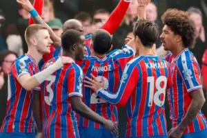 Tim Crystal Palace usai mengalahkan Newcastle United dengan hasil 2-1 (sumber foto: facebook @officialcpfc)
