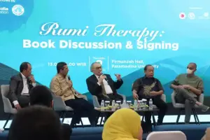 Diskusi Rumi Therapy di Jakarta bahas integrasi psikologi, neurosains, dan spiritualitas untuk kesehatan mental modern.