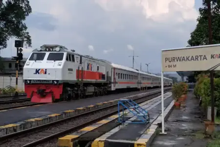 Liburan Murah ke Purwakarta Mulai Rp8.000, Tren Wisata Singkat dari Jakarta Kian Diminati Liburan hemat ke Purwakarta dari Jakarta mulai Rp8.000 via KRL dan KA Lokal, jadi tren wisata singkat dengan panorama alam dan kuliner khas.