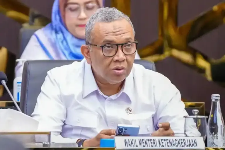 Akhir Penantian 22 Tahun, DPR dan Pemerintah Sahkan UU PPRT di Hari Kartini 2026 Wakil Menteri Ketenagakerjaan Afriansyah Noor