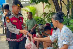 Idul Adha 1447 H, Korsabhara Baharkam Polri Salurkan 802 Paket Daging Kurban untuk Warga dan Personel Korsabhara Baharkam Polri menyalurkan 802 paket daging kurban pada Idul Adha 1447 H kepada warga, pekerja informal, dan personel kepolisian.