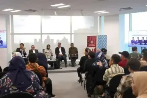 Universitas Paramadina Soroti Kritik The Economist: Indonesia Dinilai Hadapi Risiko Ekonomi dan Erosi Demokrasi Universitas Paramadina membahas kritik The Economist terhadap Indonesia, menyoroti risiko fiskal, demokrasi, dan krisis kepercayaan publik.