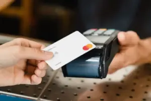 MODENA dan MNC Bank meluncurkan MODENA Pay, layanan kartu kredit dan debit dengan cicilan 0%, cashback, dan loyalty rewards.