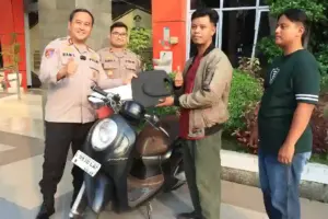 Polres Gresik mengembalikan tiga motor korban curanmor dan begal tanpa biaya setelah berhasil mengungkap komplotan pelaku kejahatan jalanan.